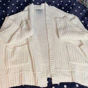 Very cozy and warm sweater east to dress with helps for fall or winter